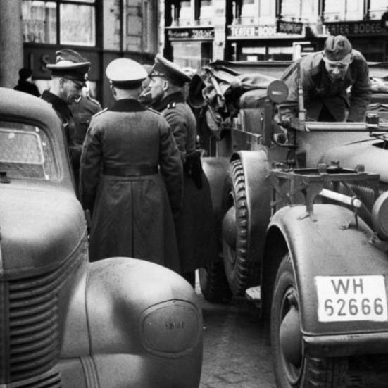 Biler og mennesker fra anden verdenskrig og besættelsen