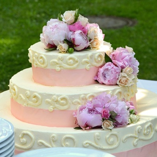 bryllupskage med blomster