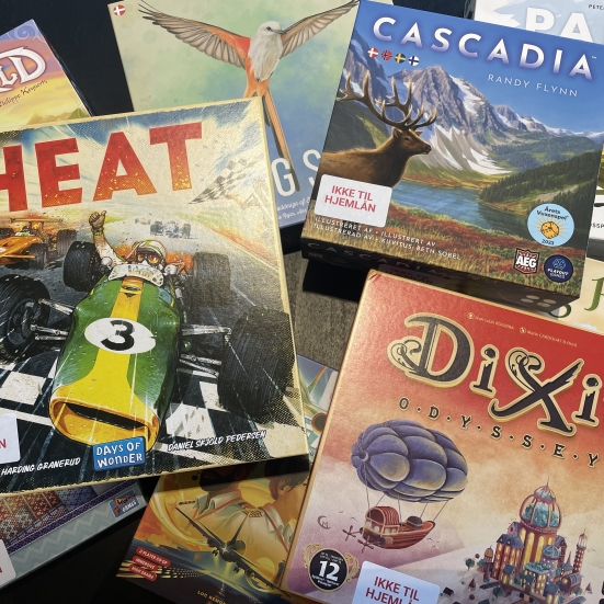 bunke af forskellige brætspil