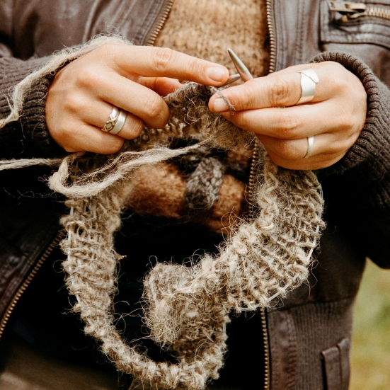 strikkende hænder