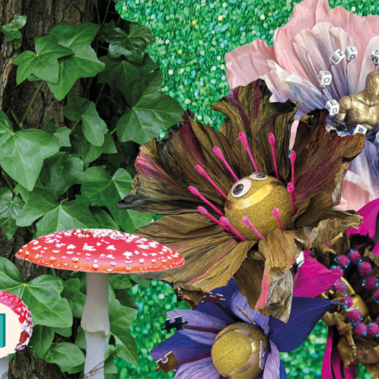 Rød fluesvamp, papirblomster og træstamme