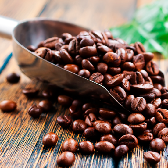Ske med kaffebønner
