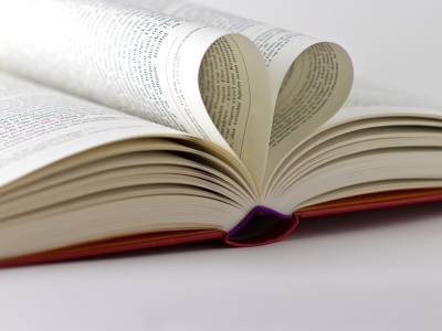 Bog med foldet hjerte 