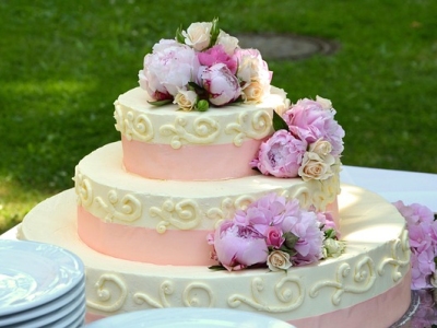 bryllupskage med blomster