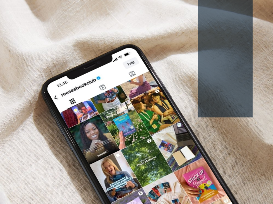 iPhone med Reese's Book Club på Instagram